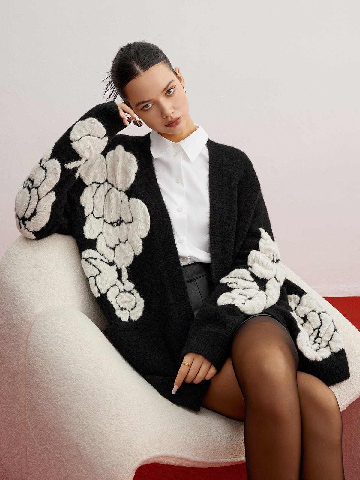 Floral Desenli Yumuşak Dokulu Triko Hırka